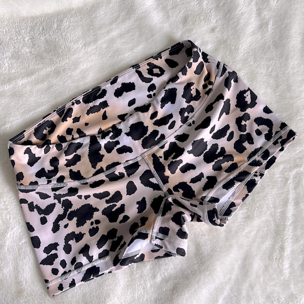 VULL cheetah print small shorts